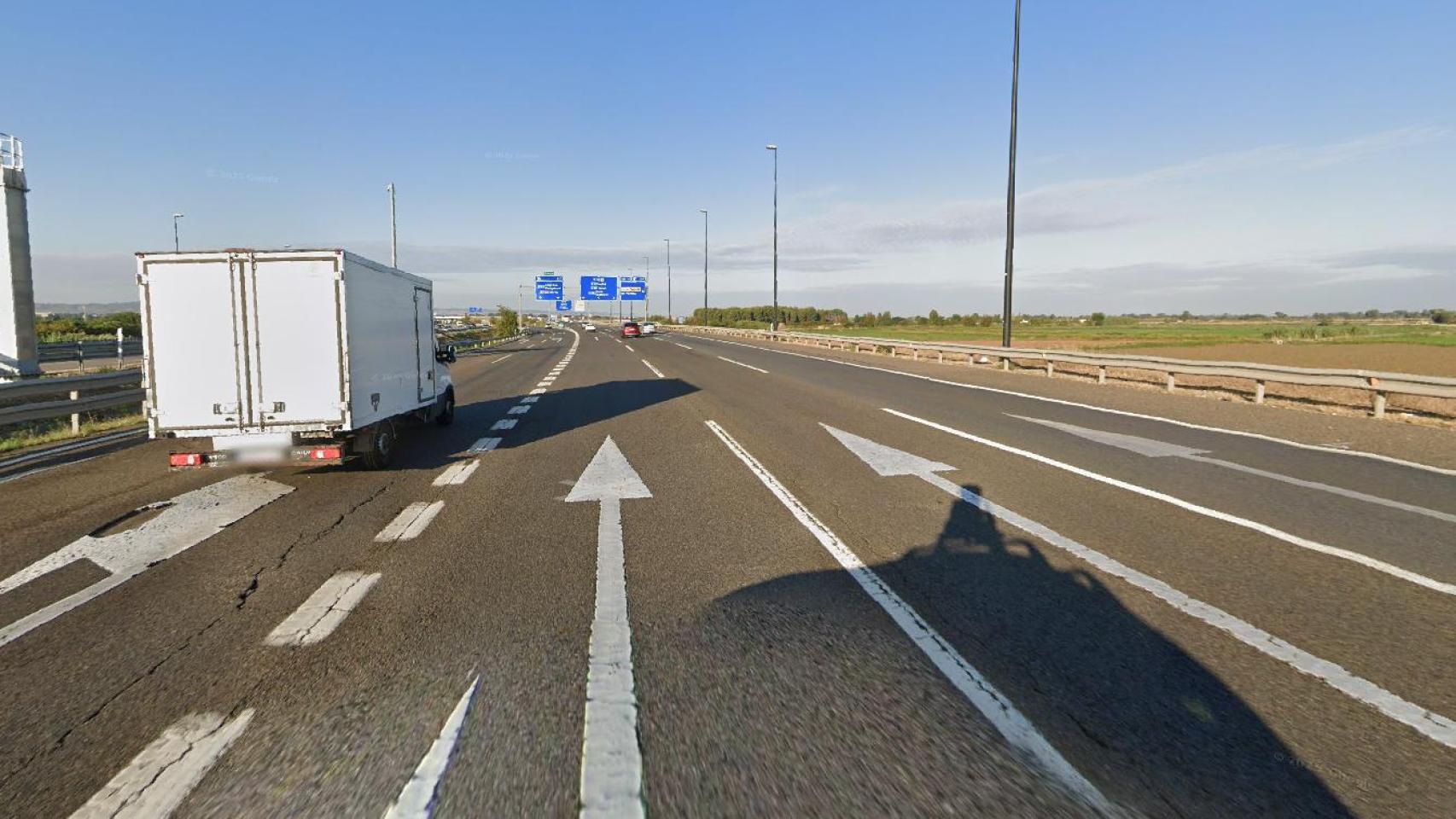 Muere un conductor de 78 años en un accidente de tráfico a las afueras de Zaragoza: la Guardia Civil investiga las causas