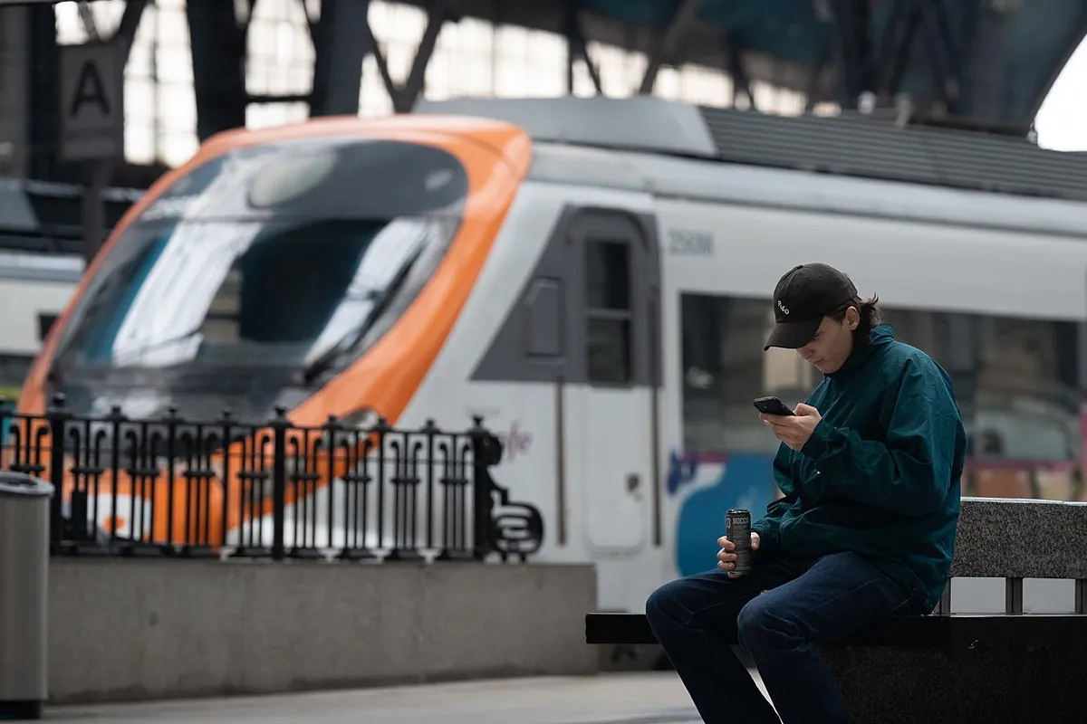 Caos ferroviario en Cataluña: sin trenes, expediente del Govern a Renfe y otro accidente