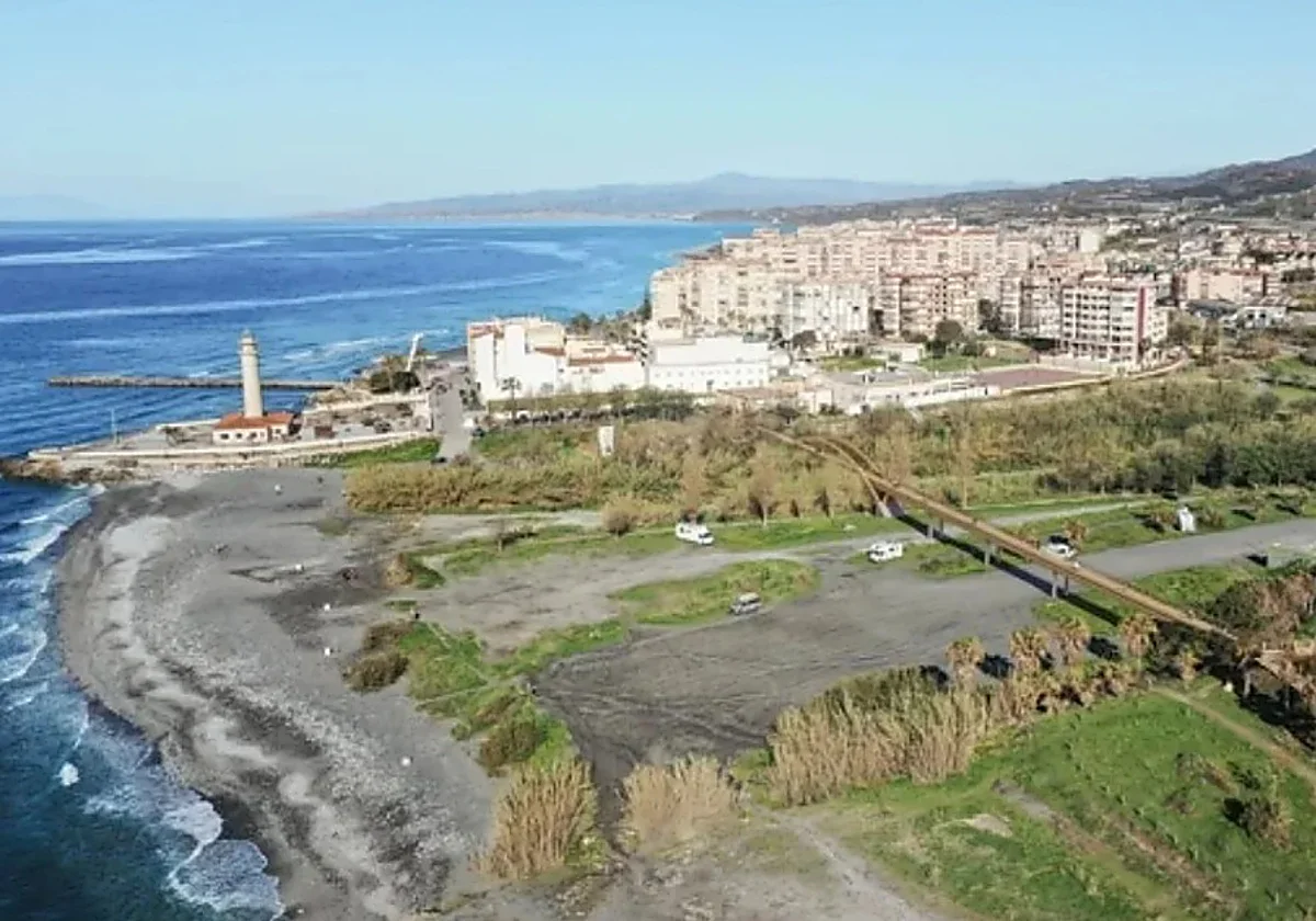 La Senda Litoral da un salto en Torrox con la adjudicación del puente sobre el río