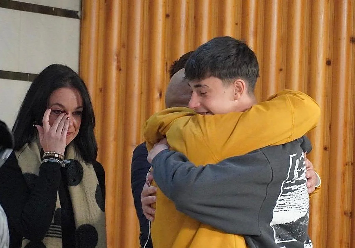 Father thanks two teens who rescued his son after Cordoba train crash: 'You fell from heaven to save him'