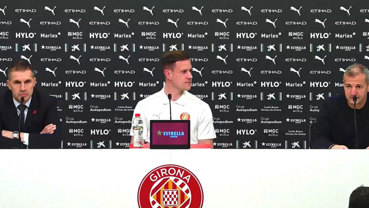 Ter Stegen, en su presentación: "El Barcelona optó por Joan García"