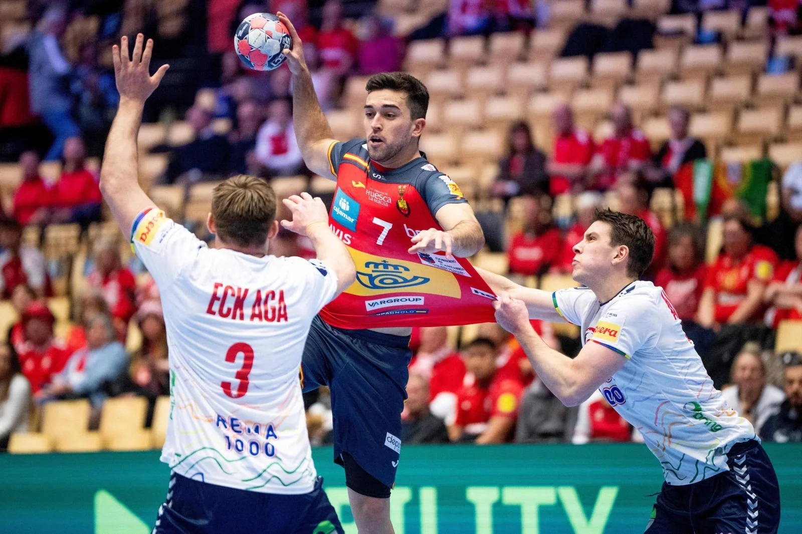 Los Hispanos pierden ante Noruega y se agarran a un milagro en el Europeo