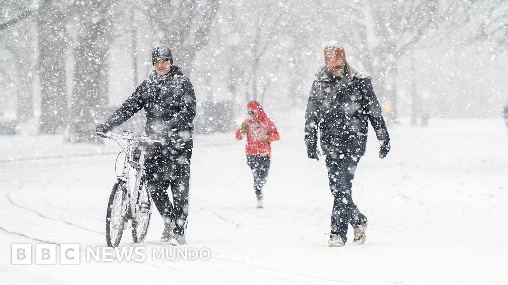 La gigantesca tormenta de nieve y hielo que tiene en alerta a gran parte de EE.UU.