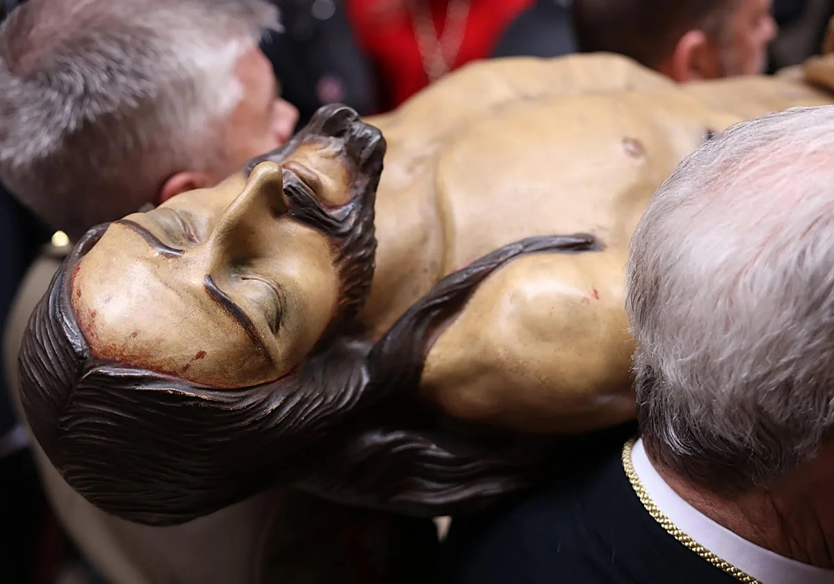 El Sepulcro adelanta el traslado de sus titulares al Viernes de Dolores