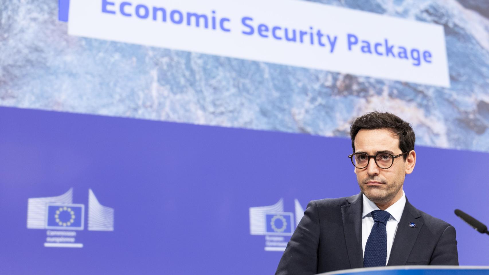 La UE acusa a China de "monopolizar" las materias primas críticas y acelera su plan para reducir dependencias