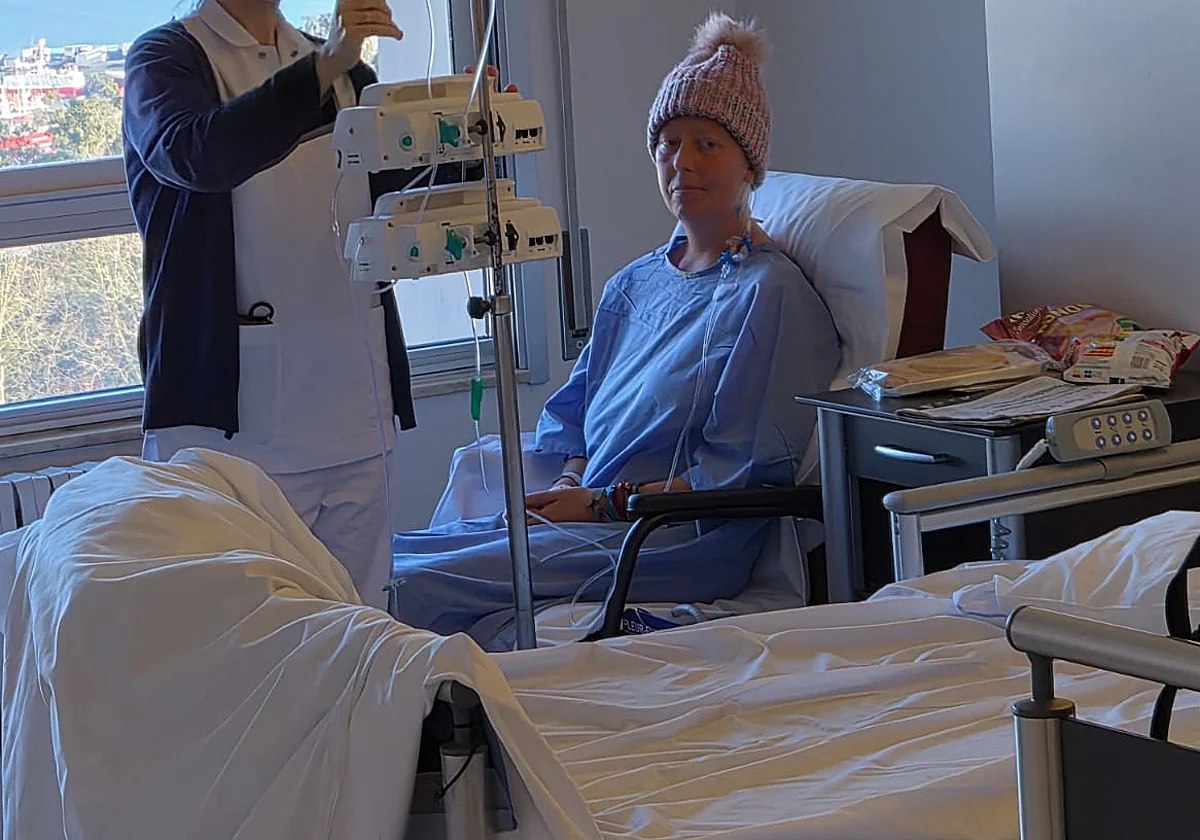 El gran recibimiento a la malagueña a la que le extirparon un tumor de 4 kilos: «Elisabeth, Portada te quiere»