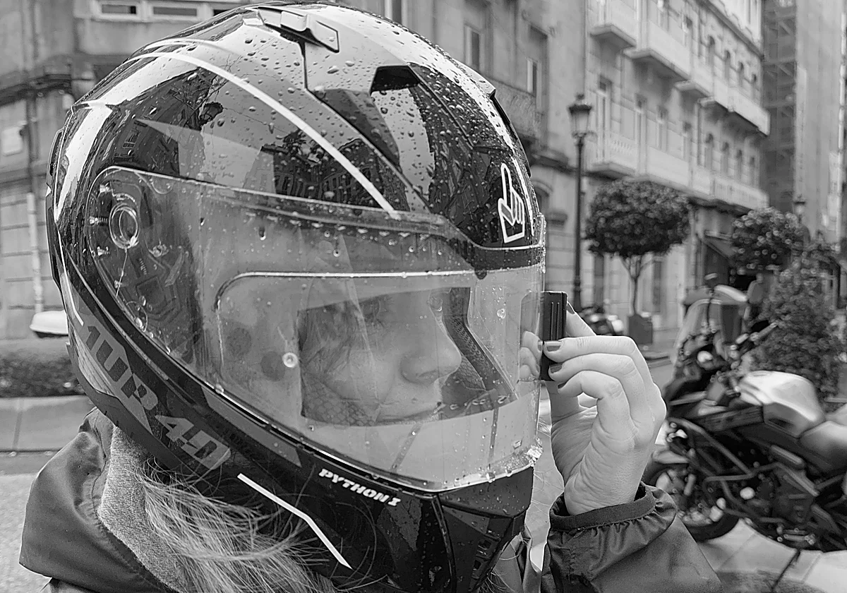 Seewell lanza un innovador dispositivo que elimina agua y vaho de la visera del casco