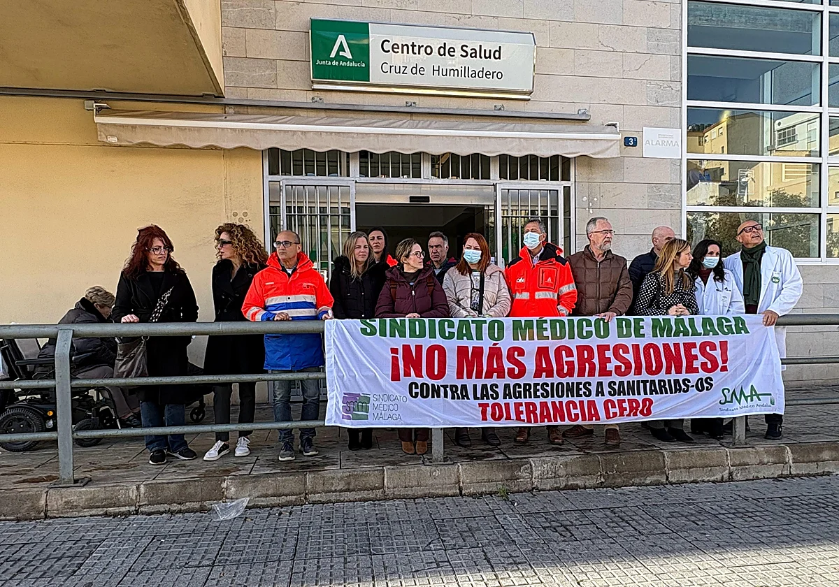Una paciente insulta y trata de pegar con su monedero a la médica que la atendía en Cruz de Humilladero en Málaga
