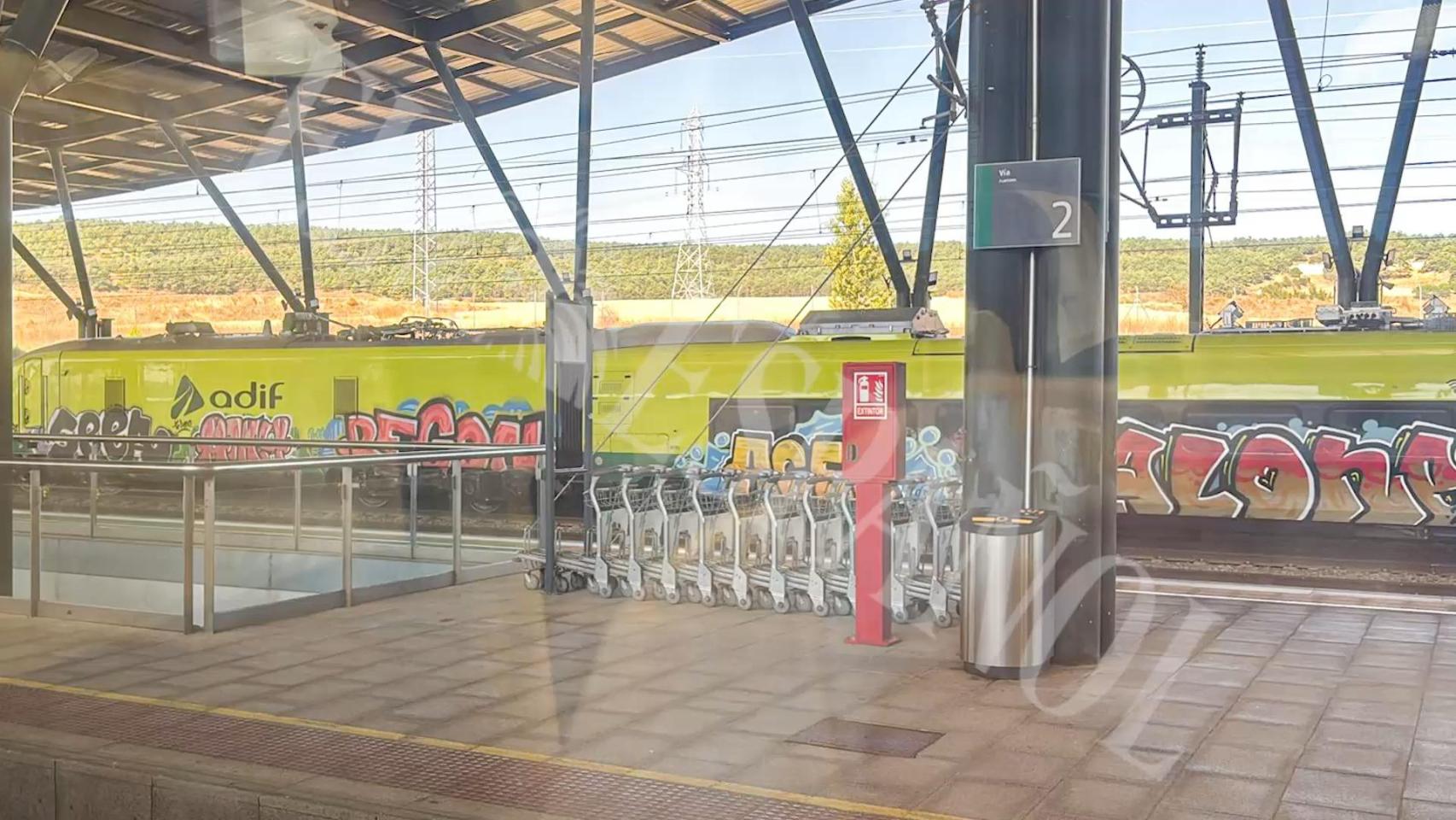 Puente confirma que 3 de los nuevos trenes auscultadores no están operativos pese a calificar de "bulo" la noticia de El Español