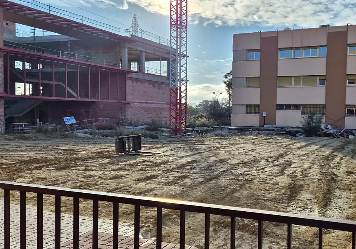 La UMA reanuda las obras de la Facultad de Filosofía y Letras tras dos años de paralización