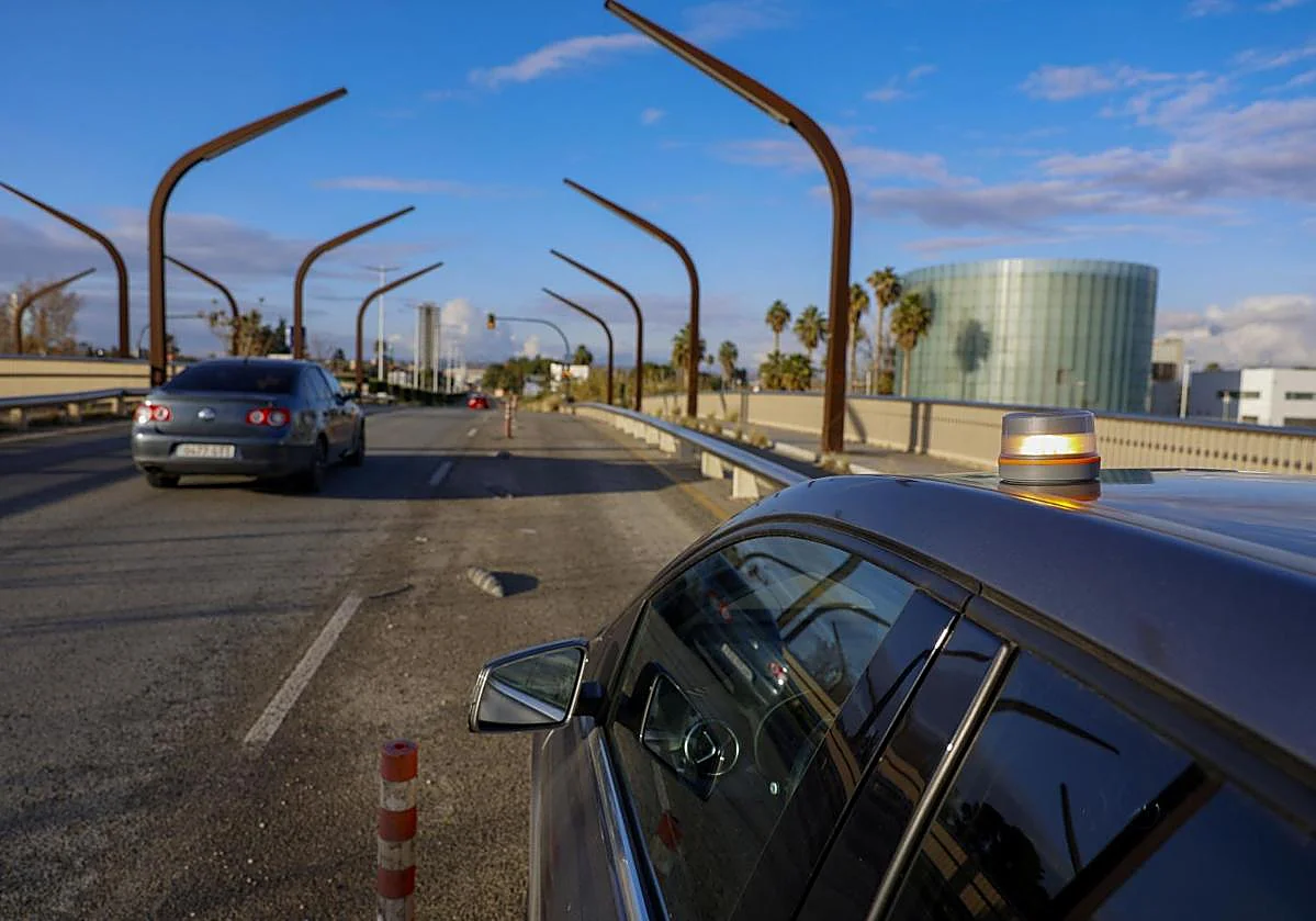 Este es el motivo por el que puedes pedir que te indemnicen si te multan por llevar una baliza V-16 no reglamentaria