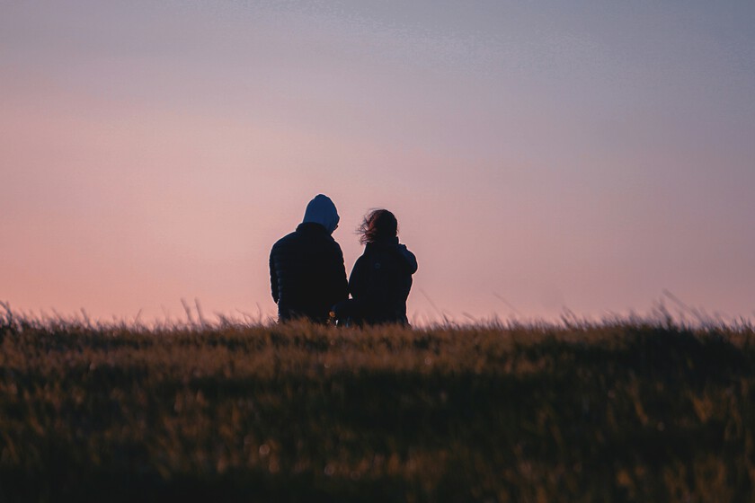 Hay un motivo por el que tu cerebro intenta resolver los traumas de tu ex con tu nueva pareja: el "bug" de las relaciones tóxicas