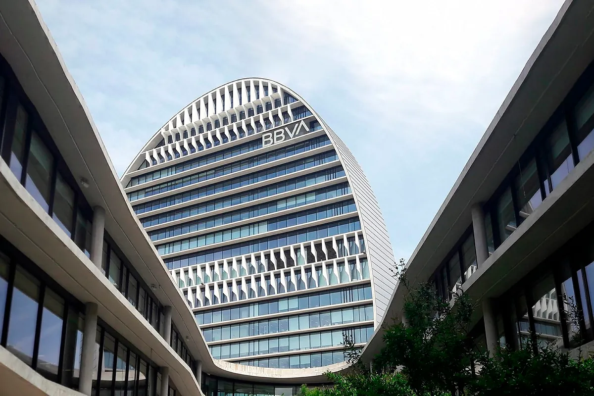 BBVA ficha en CaixaBank para la unidad de cesión de riesgos