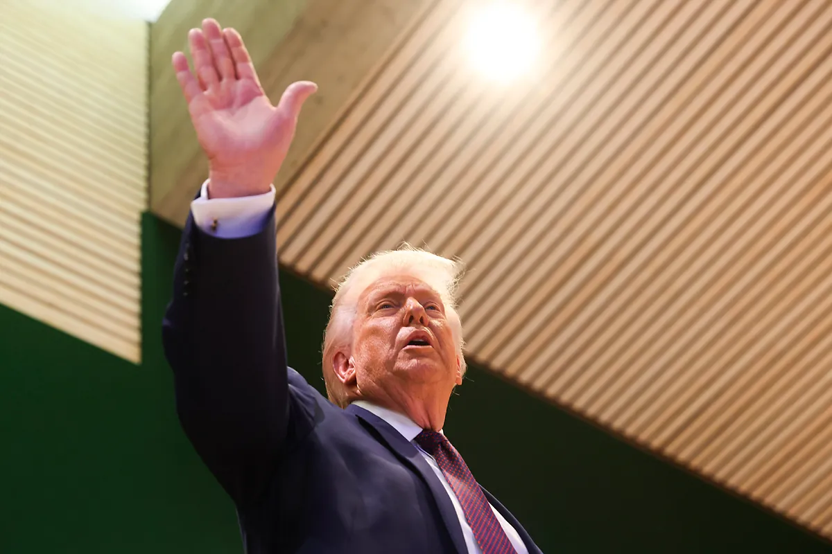 Trump amenaza a Canadá con un arancel del 100% si firma un acuerdo comercial con China