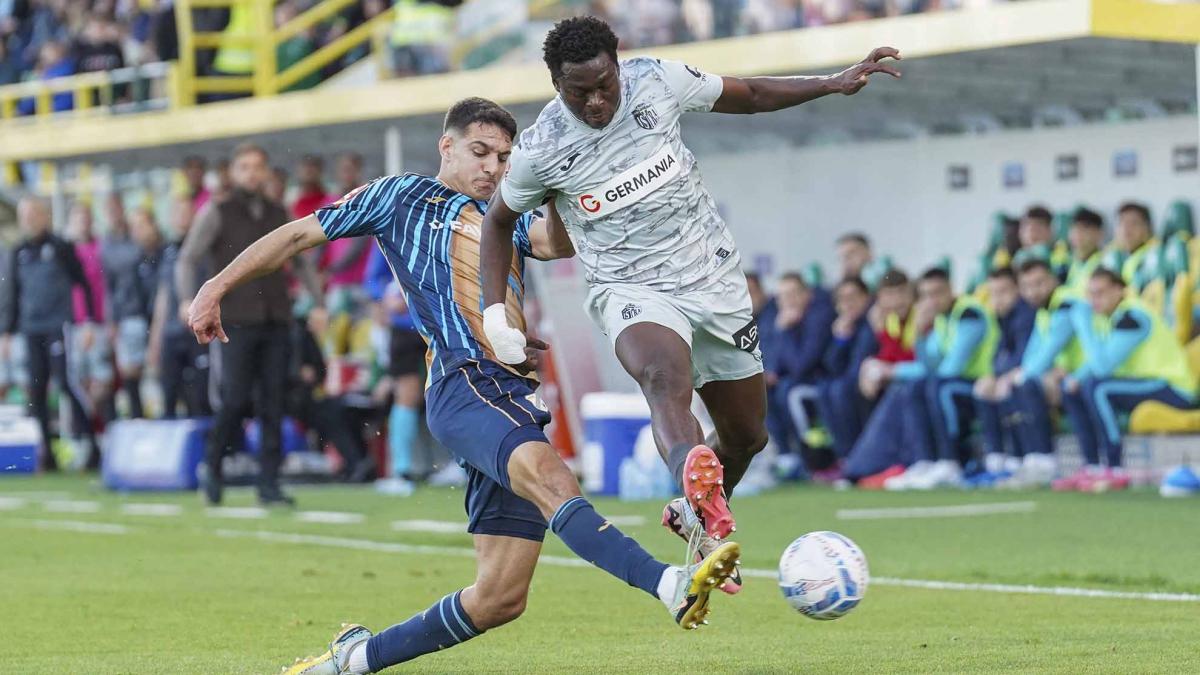 El Alavés traspasa al nigeriano Fago del Istra croata al Viktoria Pilsen