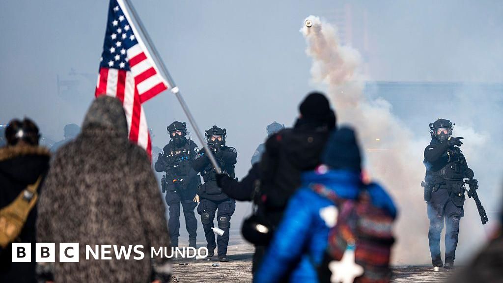 Qué se sabe del mortal tiroteo de agentes del ICE a un manifestante en Mineápolis