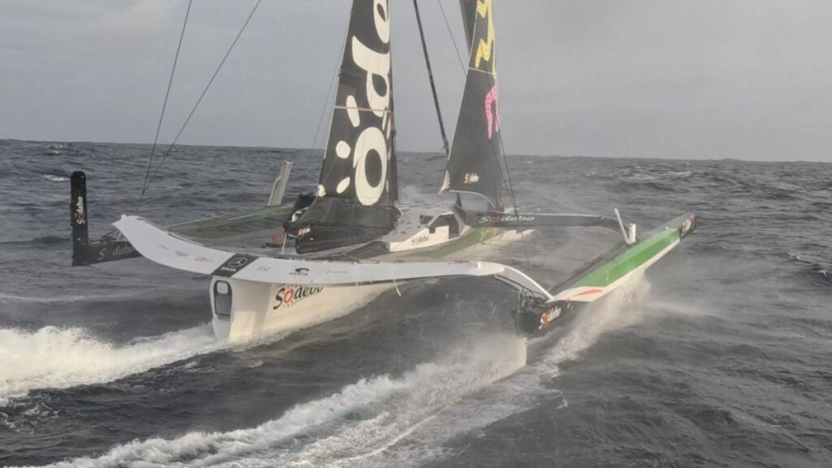 Sodebo da la vuelta al mundo en la mitad de tiempo que Phileas Fogg