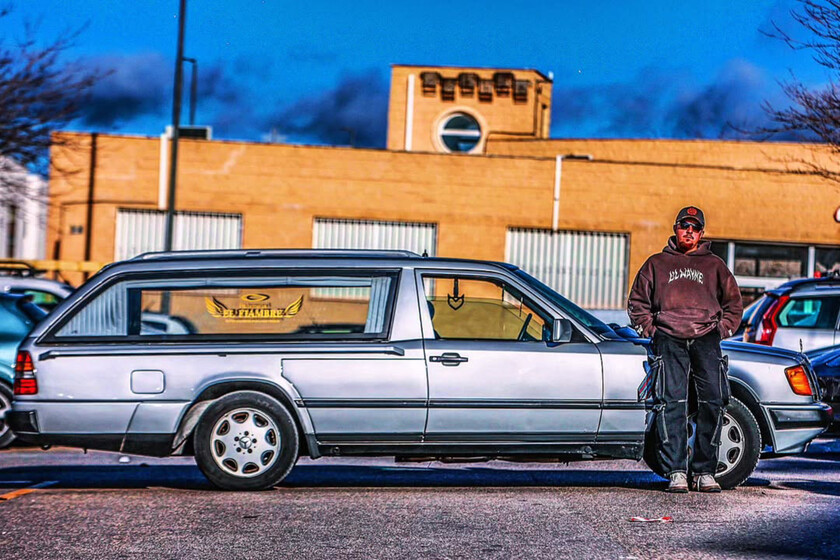 El vehículo más popular de Petrer es un coche fúnebre montado sobre un Mercedes W124 300D: Funeraria El Fiambre