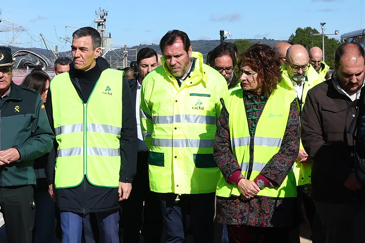Sánchez traslada todo su reconocimiento a Puente por su gestión del accidente de Adamuz