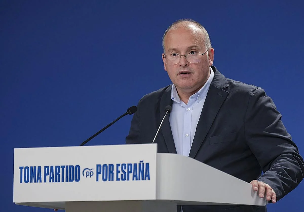 El PP exige la dimisión inmediata de Puente por «mentir» sobre los materiales de la vía