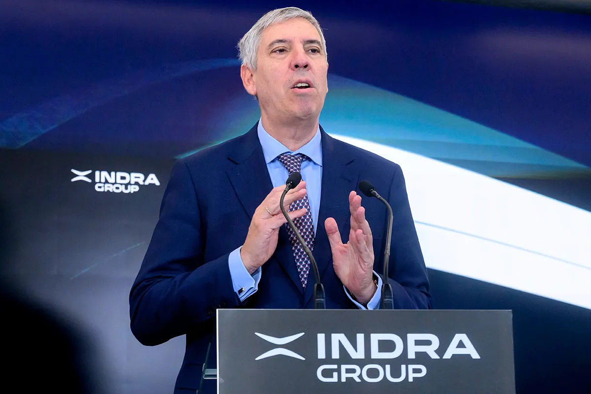 Indra autoriza a De los Mozos a negociar la operación con EM&E