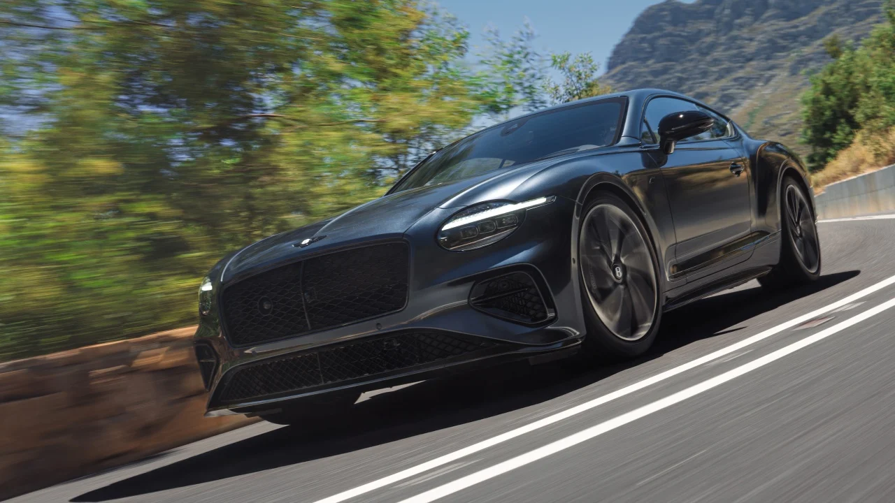 Bentley lanza el Continental GT S con un motor V8 de 670 CV... un salvaje con traje
