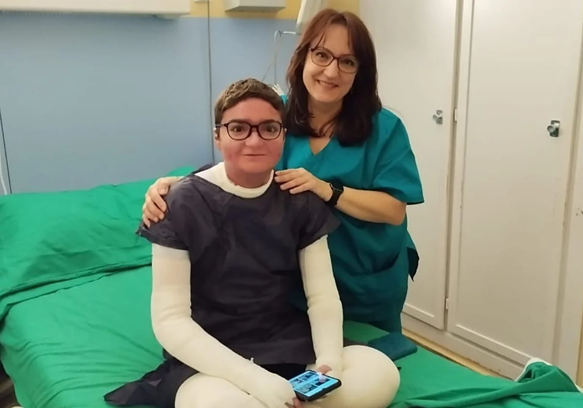 El «milagro» de Adrián: el joven malagueño que espera un tratamiento que España aún no puede darle