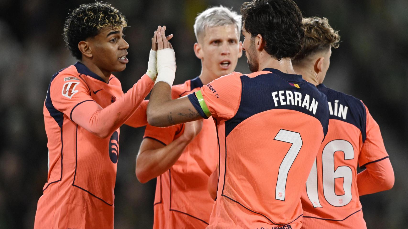 El Barça no falla en la locura de Elche y se mantiene firme como líder de La Liga