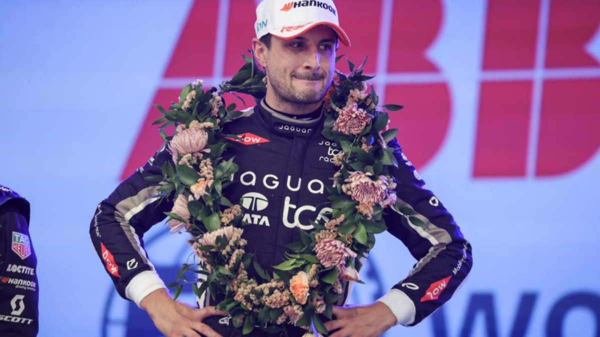 Jaguar reaparece en el milagro de Miami