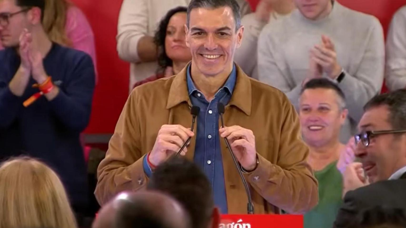 Una mujer interrumpe e insulta a Sánchez durante su mitin en Teruel y el presidente le replica que "no tiene argumento"