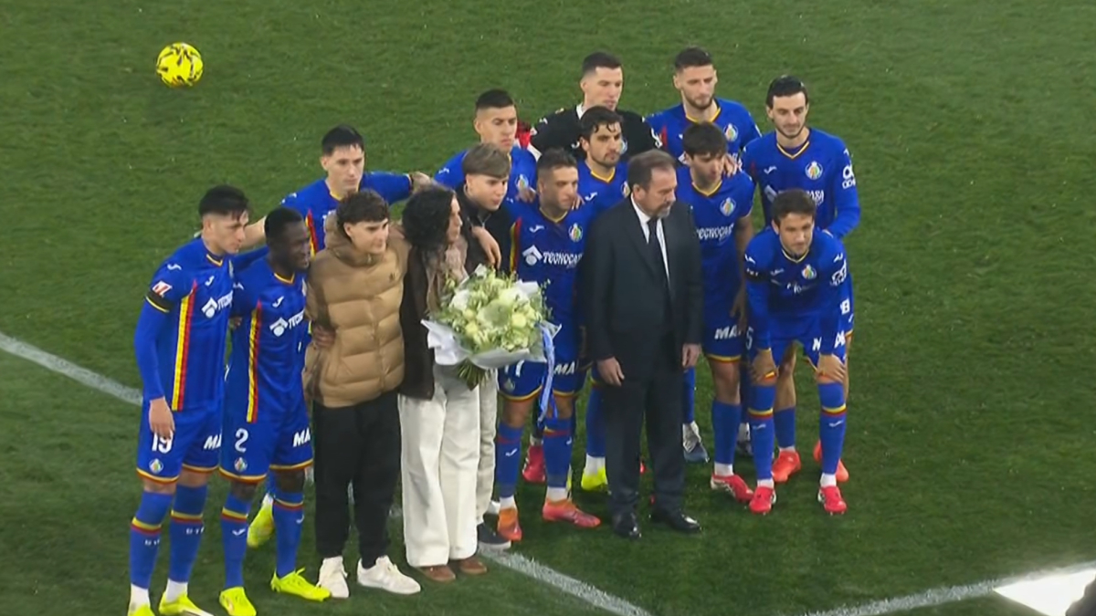Emotivo homenaje del Getafe a David Cordón Cano, padre de Davinchi fallecido en el accidente de Adamuz