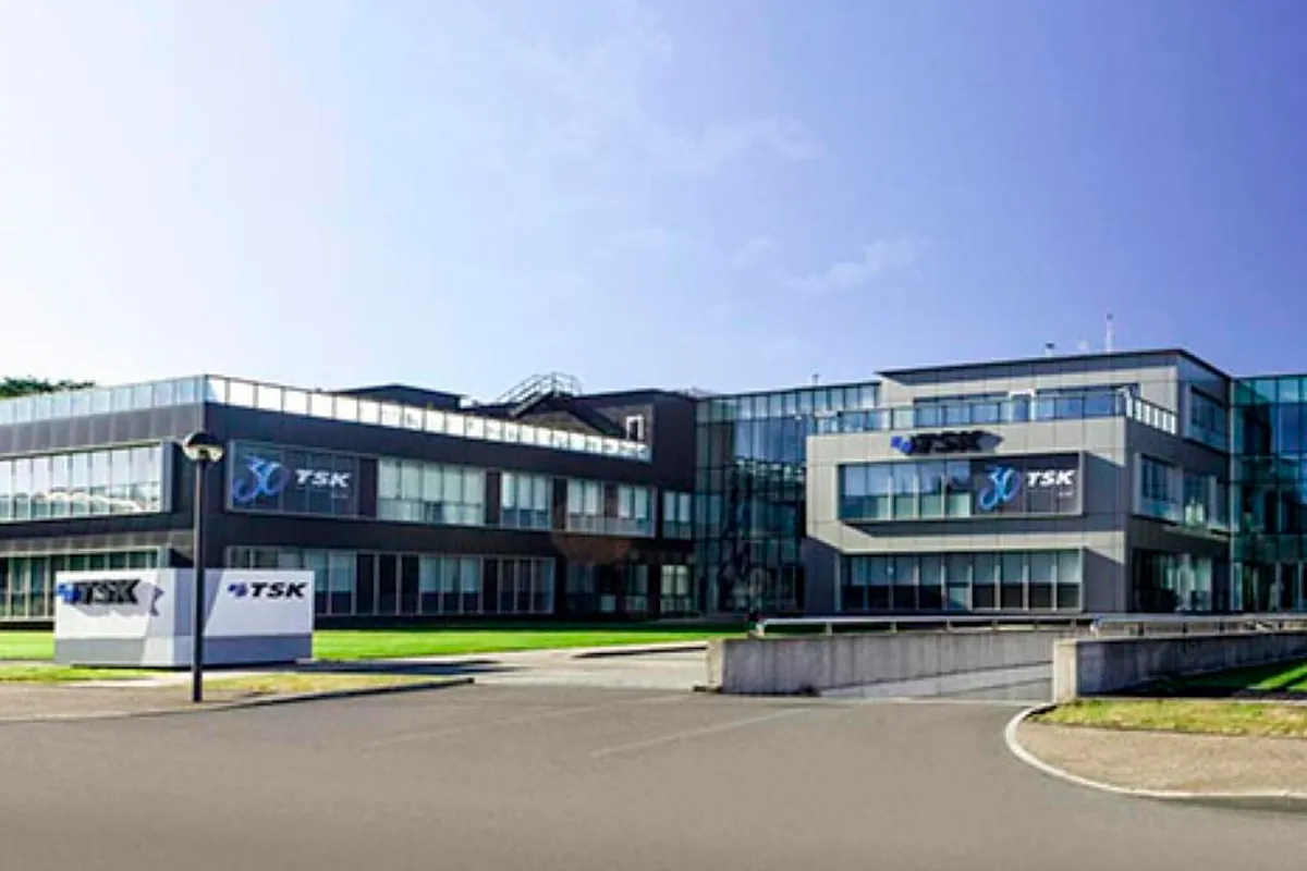 TSK ficha a Santander, CaixaBank y March para salir a Bolsa en primavera