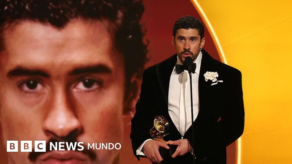 Bad Bunny hace historia en los Grammy: "Debí tirar más fotos" es el primer disco en español en ganar como Mejor Álbum del Año