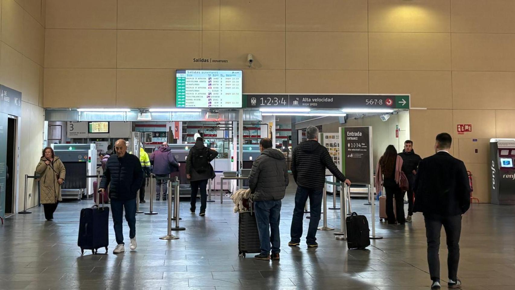 Los retrasos en los trenes de alta velocidad se cronifican en Zaragoza: "Es un escándalo, ha habido una muy mala gestión"
