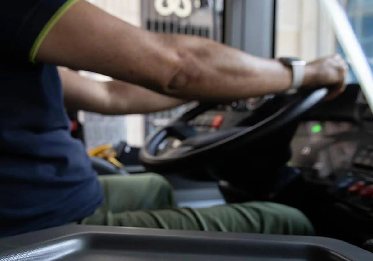 Comparte en redes su viaje a Albania estando de baja, lo despiden y un juez lo declara improcedente con indemnización de 71.000 euros