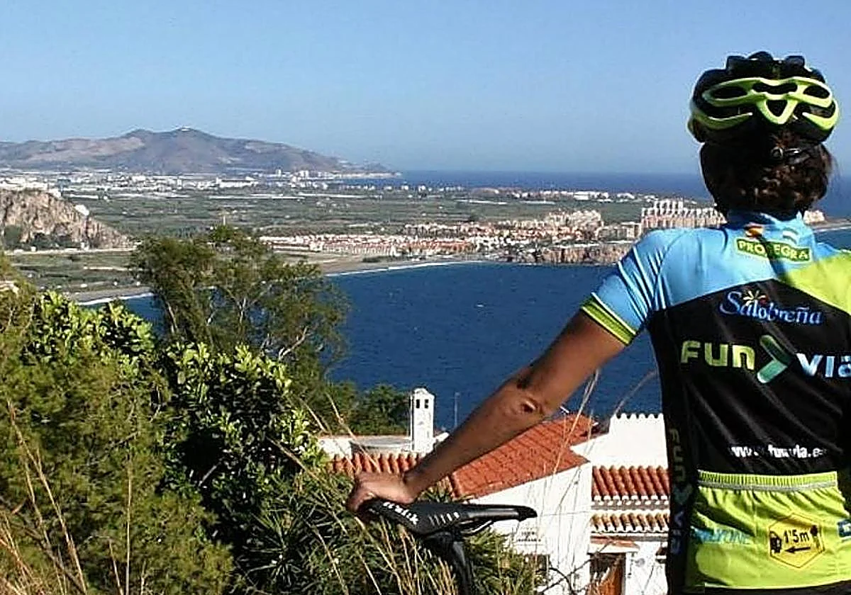 Granada coastal town announces plans for new 22-kilometre-long cycle route