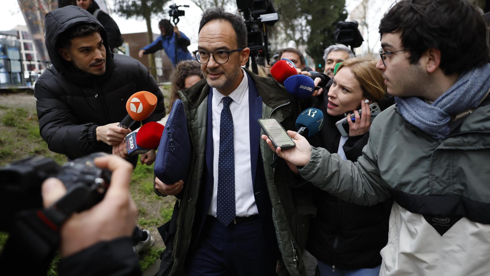 Hernando escurre el bulto ante el juez: sólo estuvo "20 minutos" en la reunión en la que Leire dio al PSOE el audio de las saunas