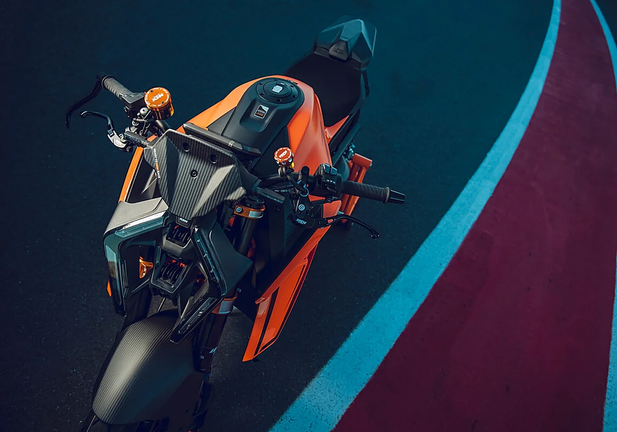 La gama Duke de KTM evoluciona en diseño y tecnología y anuncia novedades: «¡Abril lo cambiará todo!»