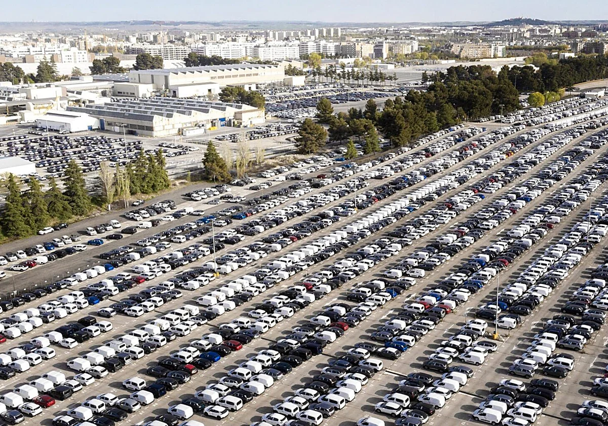 Los concesionarios alertan de una parálisis en el mercado tras decaer las ayudas al coche eléctrico