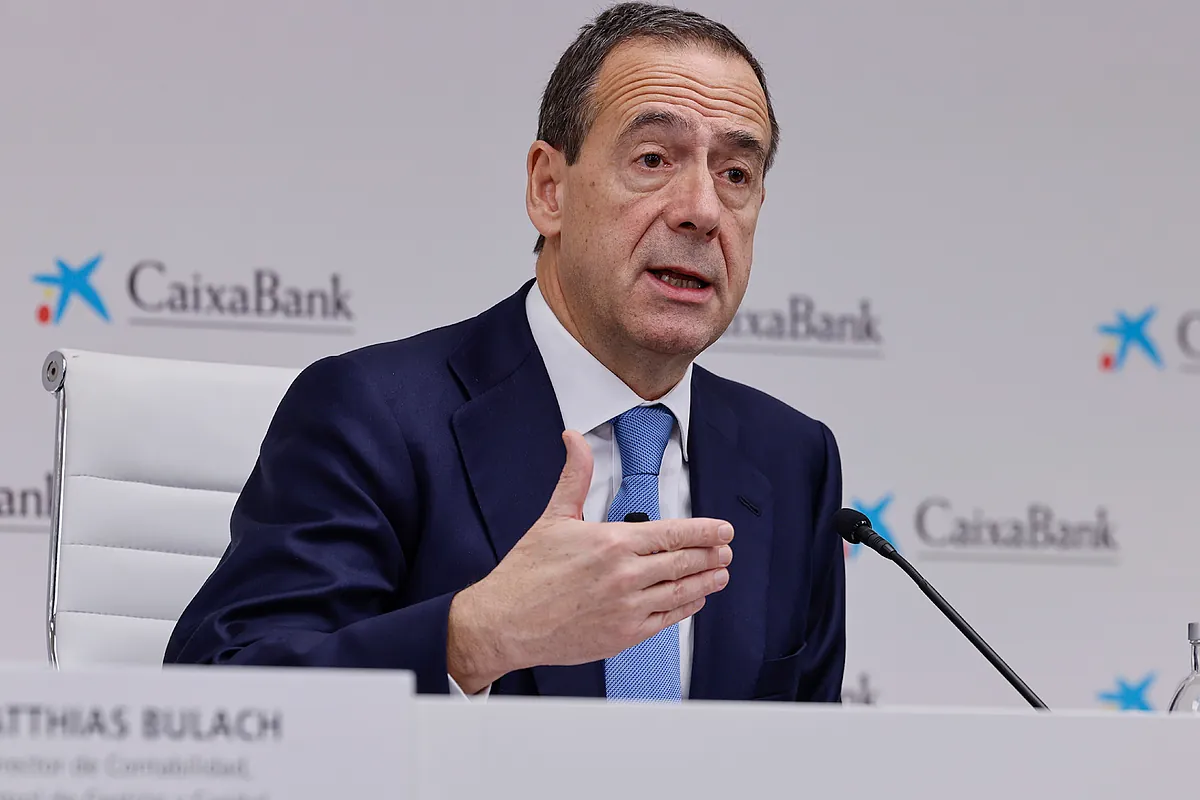 CaixaBank suma 3.416 millones en comisines y beneficios en seguros y pensiones