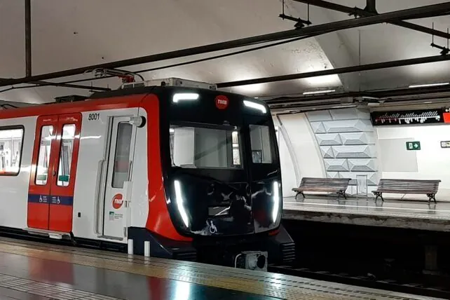 Alstom puja en solitario por el mayor contrato de la historia del Metro de Barcelona