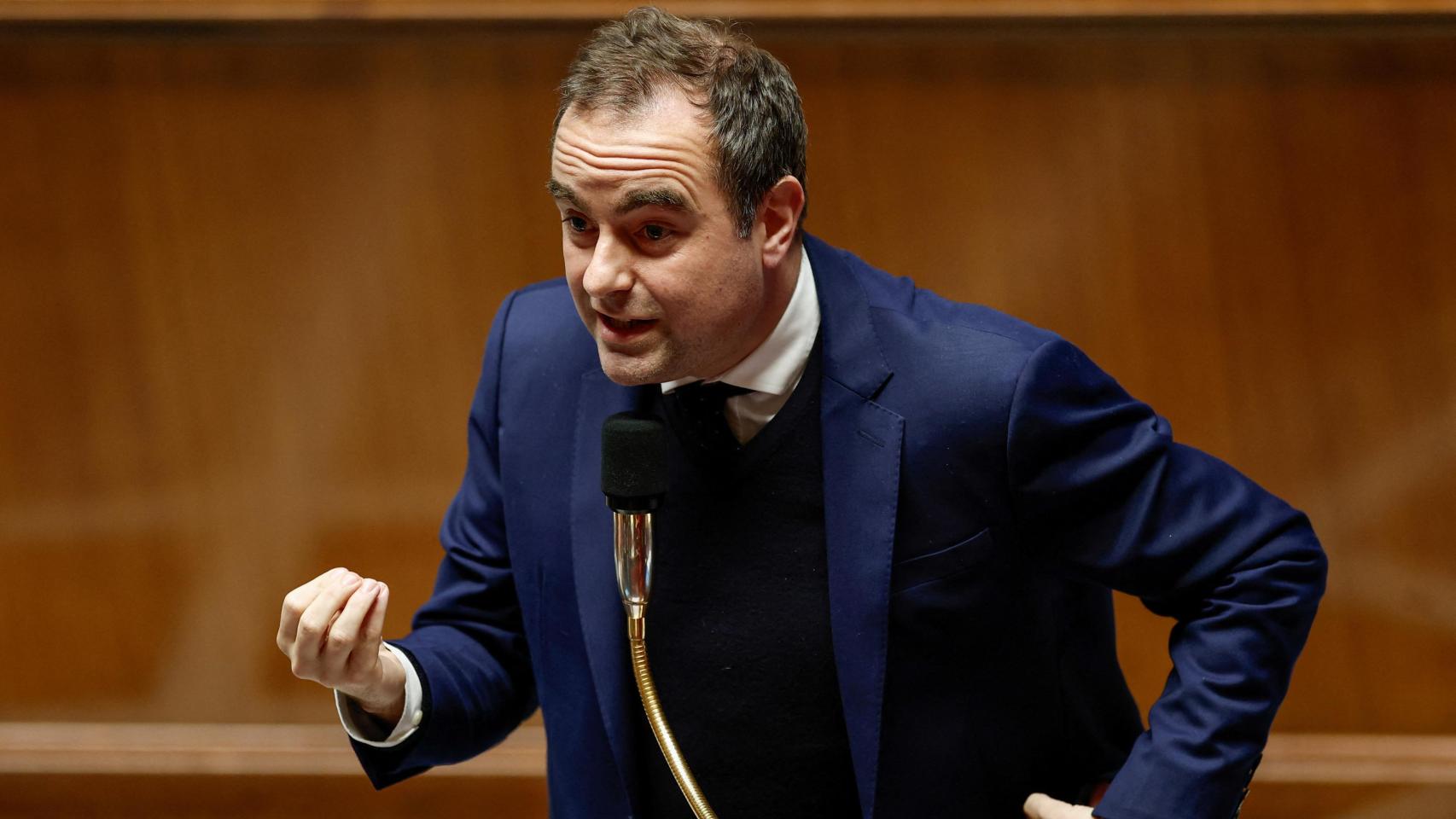 Francia sí tendrá presupuesto este año tras superar el Gobierno otras dos nuevas mociones de censura