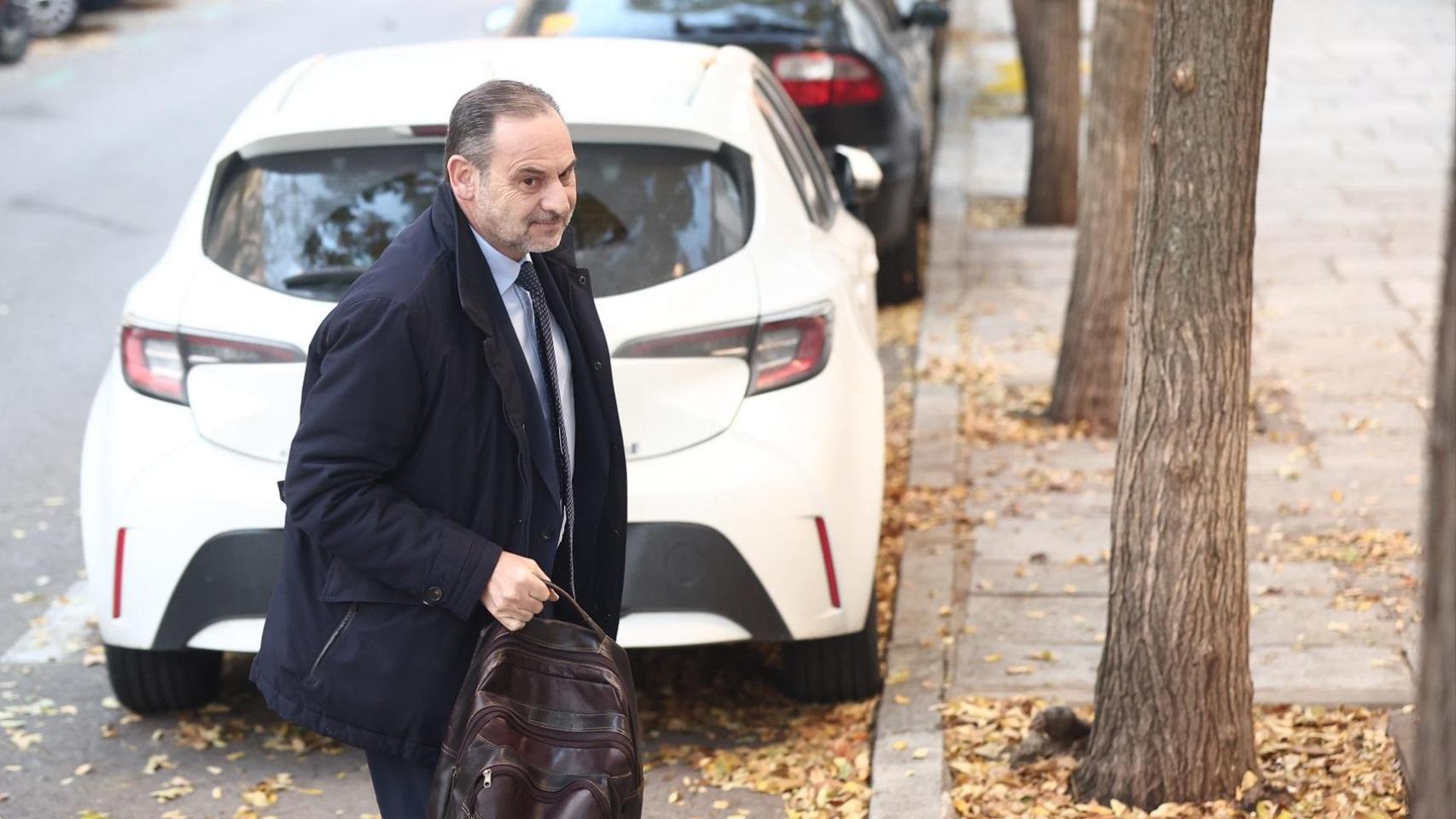 Ábalos dice que fue al Supremo "como un cordero al matadero" el día que fue encarcelado y rechaza que vaya a fugarse