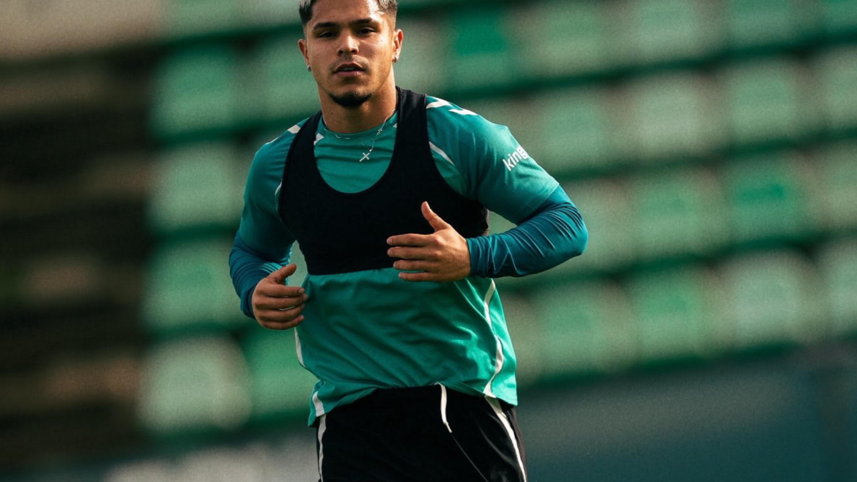 Cucho sigue fuera del grupo a dos días de recibir al Atlético