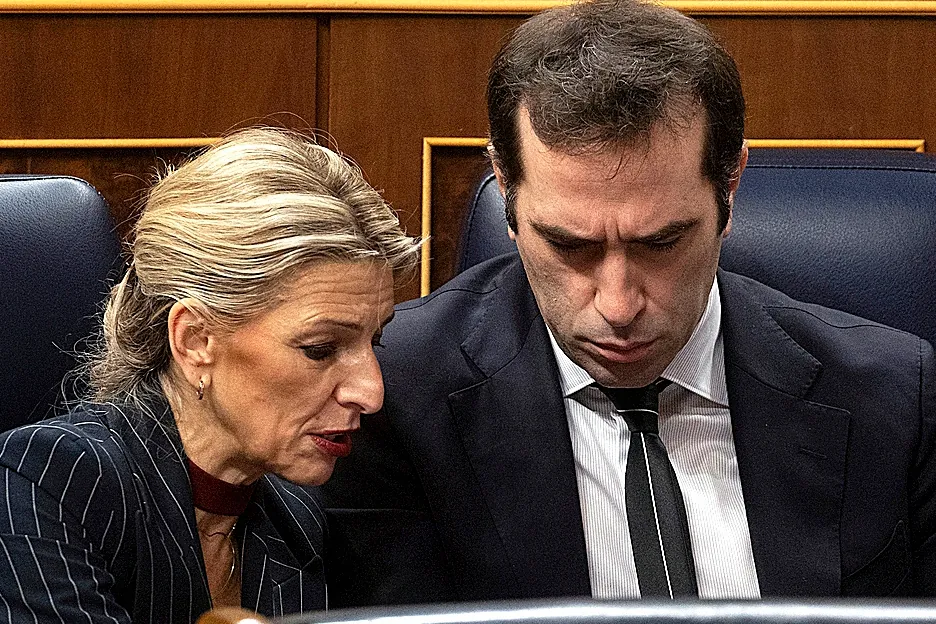 Yolanda Díaz insiste en endurecer el registro horario pese a la reticencia de Carlos Cuerpo