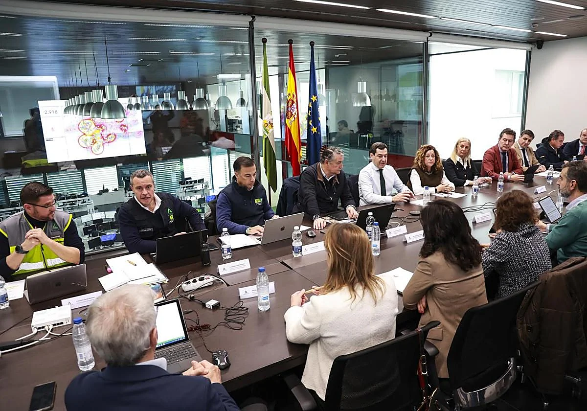 Andalucía entra en alerta máxima por las lluvias y suspende las clases este miércoles, salvo en Almería