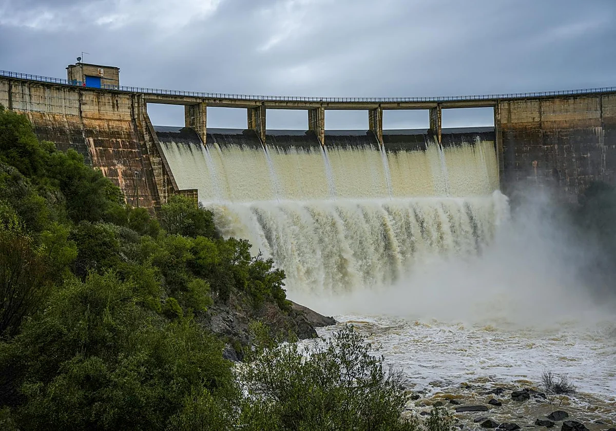 Las lluvias dejan de golpe 4.500 hm3 en los embalses, que ganan 8 puntos en una semana
