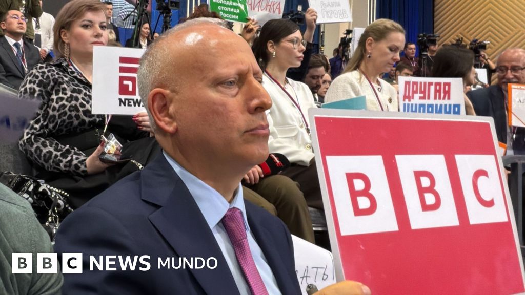 "Me duele que me llamen 'enemigo'": la difícil tarea de ser el corresponsal de la BBC en la Rusia de Putin