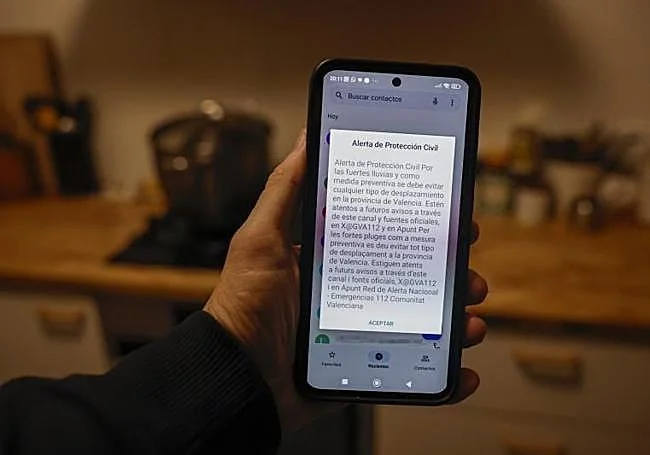 Vuelven las alertas Es-Alert a los móviles para avisar de los riesgos por las fuertes lluvias en Andalucía