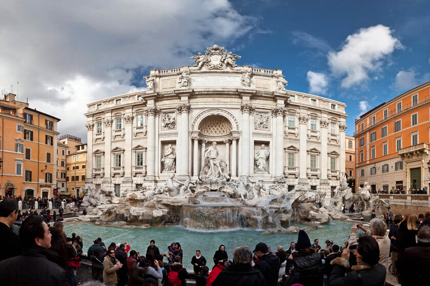 Roma ha decidido activar el mayor experimento anti-turístico de Europa: cobrar para ver la Fontana de Trevi